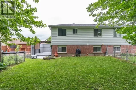 629 Settlersfield Court Waterloo ON N2T 2K6