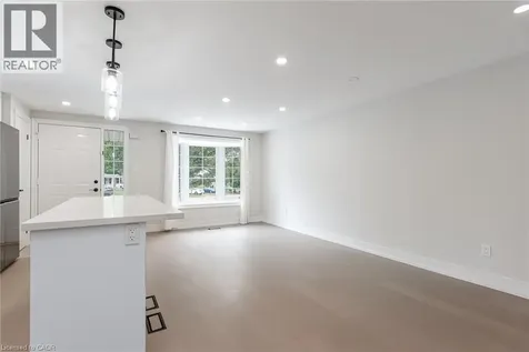 629 Settlersfield Court Waterloo ON N2T 2K6