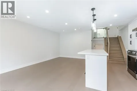 629 Settlersfield Court Waterloo ON N2T 2K6