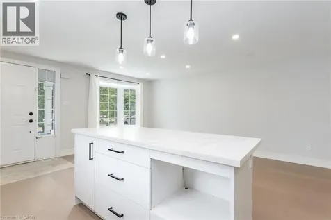 629 Settlersfield Court Waterloo ON N2T 2K6