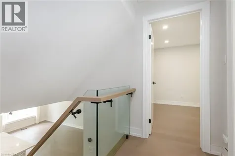 629 Settlersfield Court Waterloo ON N2T 2K6