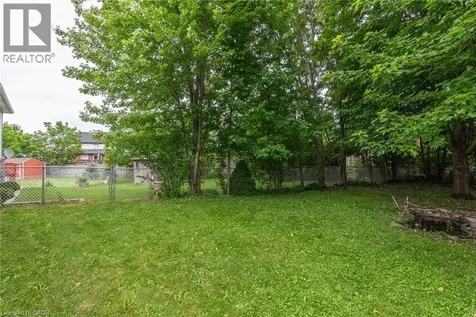 629 Settlersfield Court Waterloo ON N2T 2K6