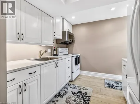 6986 Glengowan Crescent Niagara Falls ON L2J 3R8