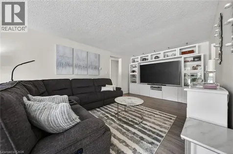 6 Shettleston Drive Cambridge ON N3H 5E7