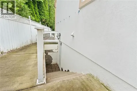27 Oak Drive Niagara-on-the-lake ON L0S 1J0
