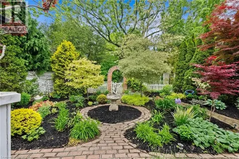 27 Oak Drive Niagara-on-the-lake ON L0S 1J0