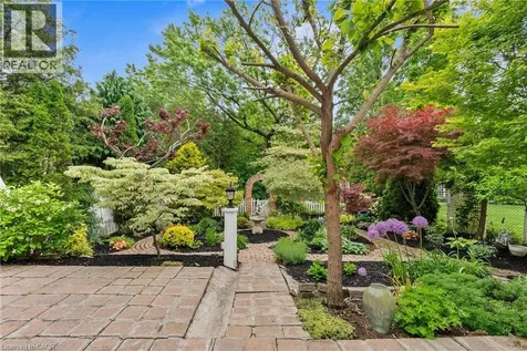 27 Oak Drive Niagara-on-the-lake ON L0S 1J0