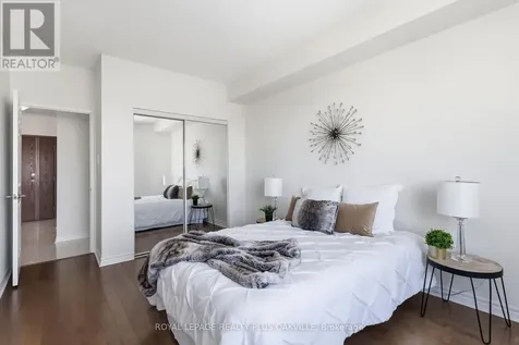 2511 Lakeshore Road West Oakville (br Bronte) ON L6L 6L9