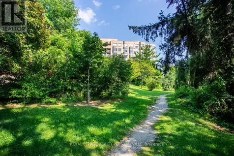 2511 Lakeshore Road West Oakville (br Bronte) ON L6L 6L9