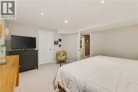 333 Deer Ridge Drive Kitchener ON N2P 2K6