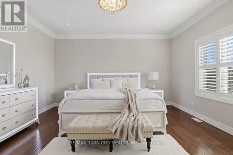 550 Brittania Crescent Kitchener ON N2R 0B1