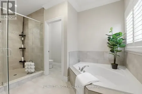 550 Brittania Crescent Kitchener ON N2R 0B1
