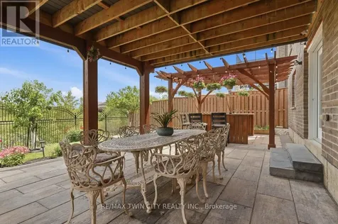 550 Brittania Crescent Kitchener ON N2R 0B1