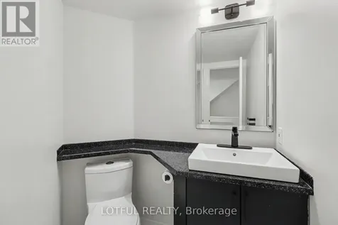 1663 Locksley Lane Ottawa ON K1J 1B6