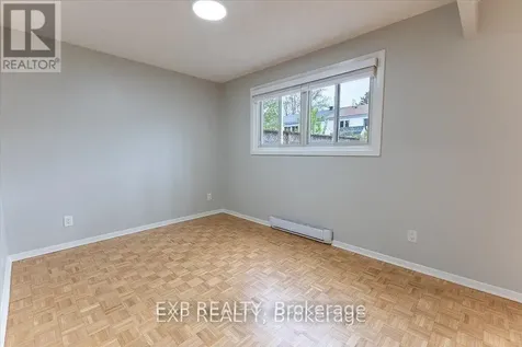 15 Jansen Road Ottawa ON K2H 5W6