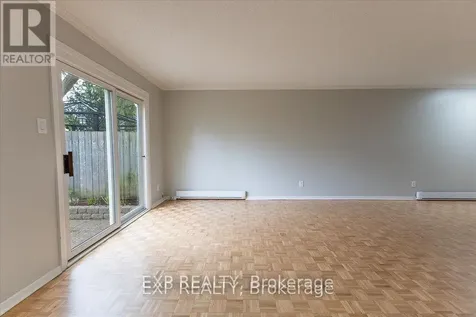 15 Jansen Road Ottawa ON K2H 5W6