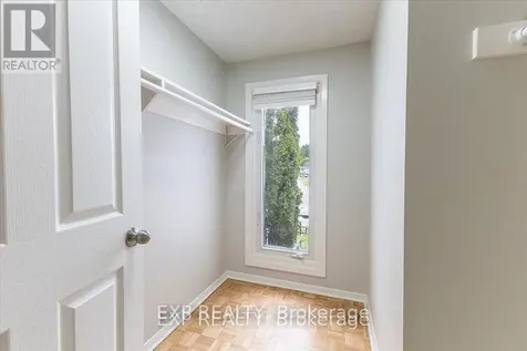 15 Jansen Road Ottawa ON K2H 5W6