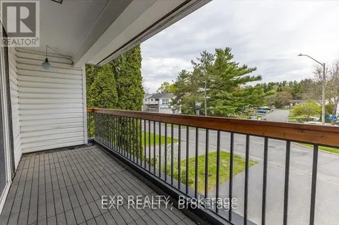 15 Jansen Road Ottawa ON K2H 5W6
