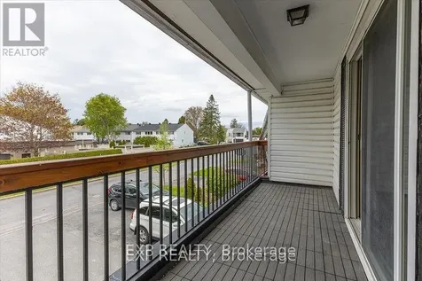 15 Jansen Road Ottawa ON K2H 5W6