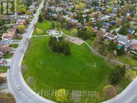 15 Jansen Road Ottawa ON K2H 5W6