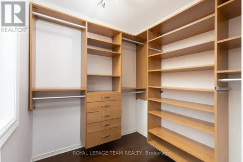 90 Blackdome Crescent Ottawa ON K2T 1B1