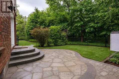 90 Blackdome Crescent Ottawa ON K2T 1B1