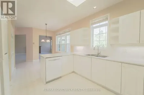 57 Mattawa Crescent Ottawa ON K2M 2E8