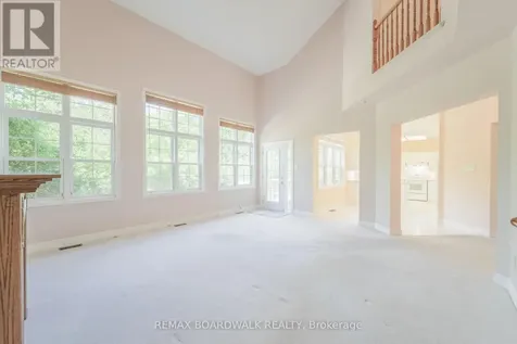 57 Mattawa Crescent Ottawa ON K2M 2E8