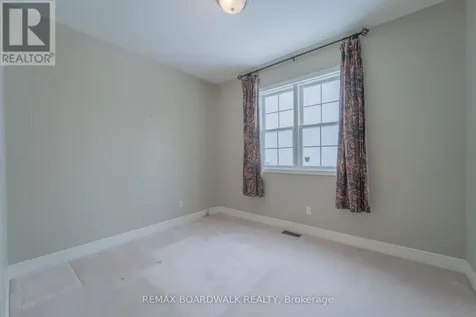 57 Mattawa Crescent Ottawa ON K2M 2E8