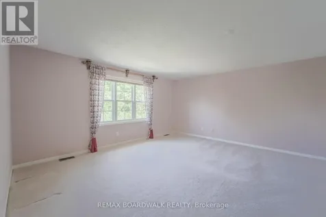 57 Mattawa Crescent Ottawa ON K2M 2E8