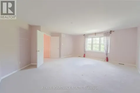 57 Mattawa Crescent Ottawa ON K2M 2E8