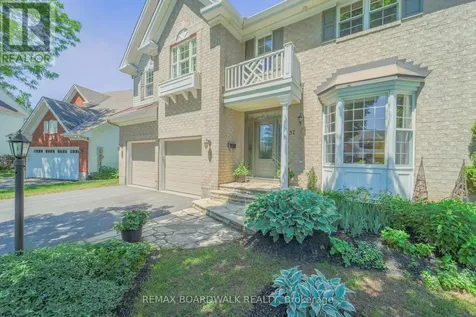 57 Mattawa Crescent Ottawa ON K2M 2E8