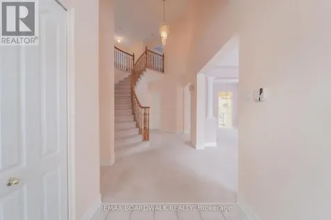 57 Mattawa Crescent Ottawa ON K2M 2E8