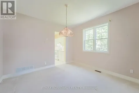 57 Mattawa Crescent Ottawa ON K2M 2E8