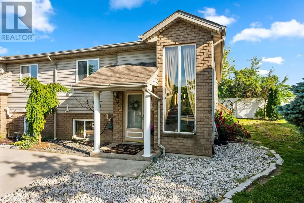 1693 Fieldcrest Lane Tecumseh ON N8N 4Z8