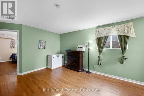1693 Fieldcrest Lane Tecumseh ON N8N 4Z8