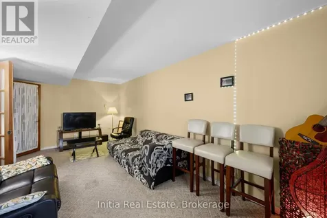 1693 Fieldcrest Lane Tecumseh ON N8N 4Z8