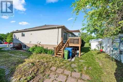 1693 Fieldcrest Lane Tecumseh ON N8N 4Z8