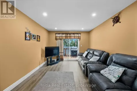 1693 Fieldcrest Lane Tecumseh ON N8N 4Z8