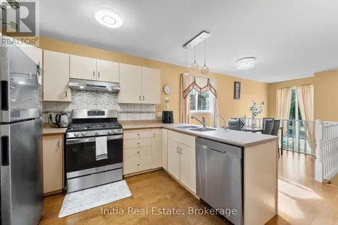 1693 Fieldcrest Lane Tecumseh ON N8N 4Z8