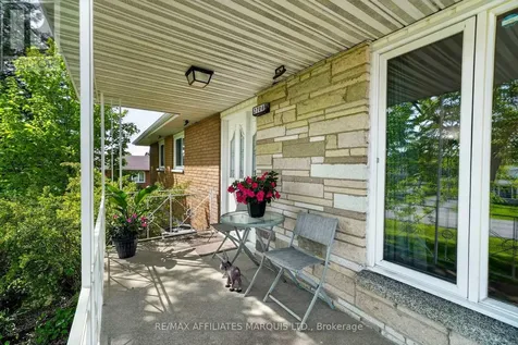 2706 Ross Avenue Cornwall ON K6K 1E5