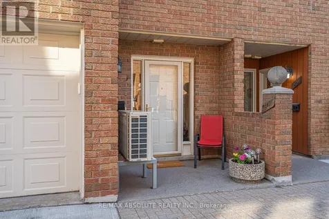 206 Stratas Court Ottawa ON K2L 3K5