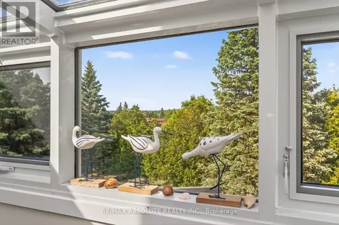 206 Stratas Court Ottawa ON K2L 3K5