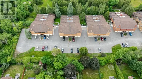 206 Stratas Court Ottawa ON K2L 3K5