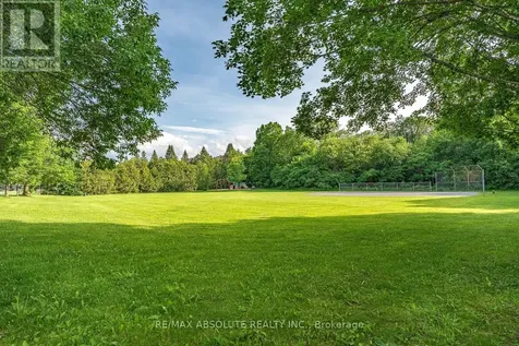 206 Stratas Court Ottawa ON K2L 3K5