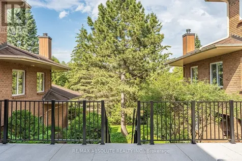 206 Stratas Court Ottawa ON K2L 3K5