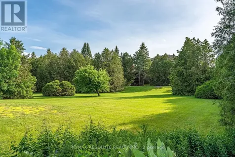 206 Stratas Court Ottawa ON K2L 3K5