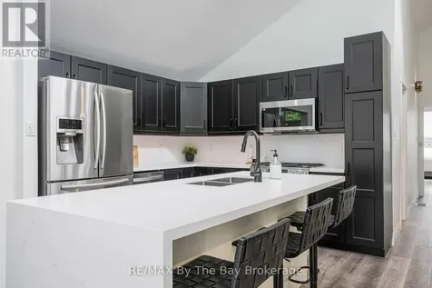 10 Birchwood Trail Wasaga Beach ON L9Z 1B2