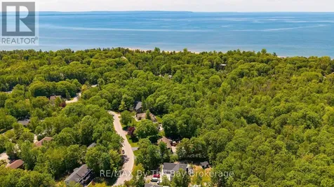 10 Birchwood Trail Wasaga Beach ON L9Z 1B2