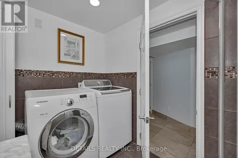 34 Raftus Square Ottawa ON K2J 1J3